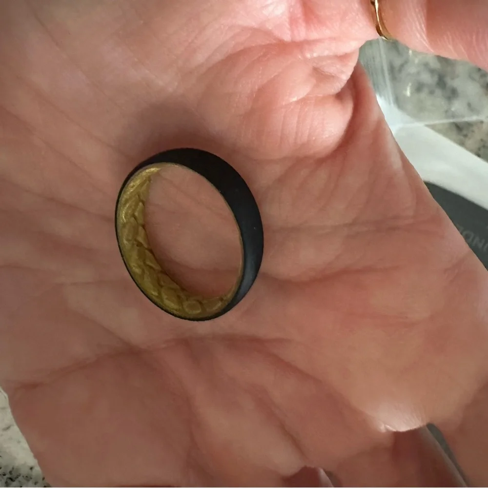 Assorted Silver and Black Rings - Picture 4 of 4